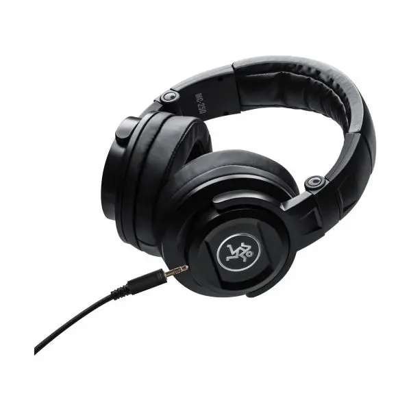 Mackie MC-250
